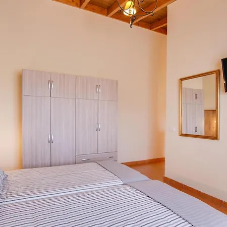 Casas Quemahierro *